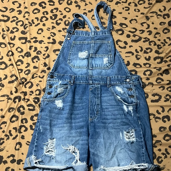 We the free DIY cut off Ziggy overalls size M - Picture 1 of 3